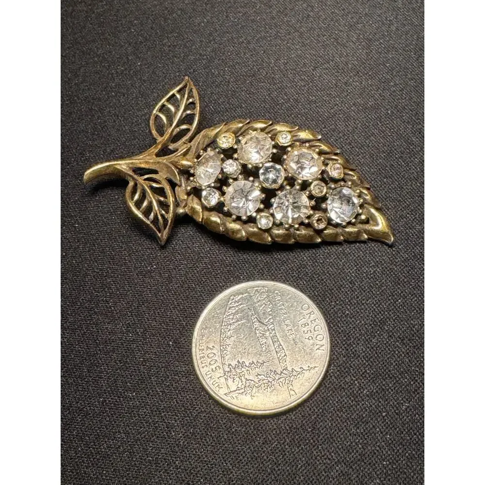 Vintage Coro Gold Tone Faceted Crystals Leaf Brooch